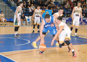 El Melilla vence con susto final a Huesca